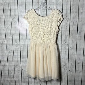 Forever 21 Cream Lace & Tulle Dress size medium